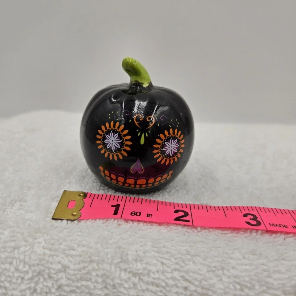 Cracker Barrel  Day Of The Dead Sugar Skull Ceramic Pumpkins Salt & Pepp Shakers